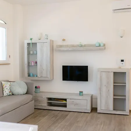 Morella Pool & Sea - Moderno Appartement